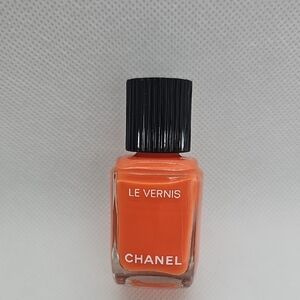 CHANEL Le Vernis Nail Polish Color Is CRUISE 745